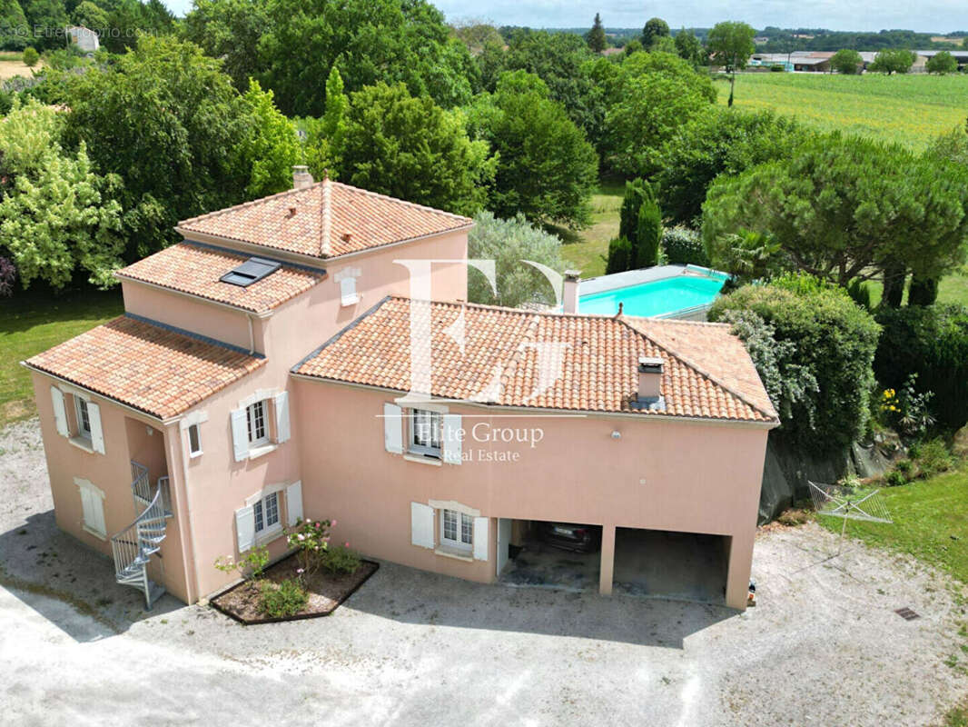A vendre maison 7 pieces 200 m² - photo 2