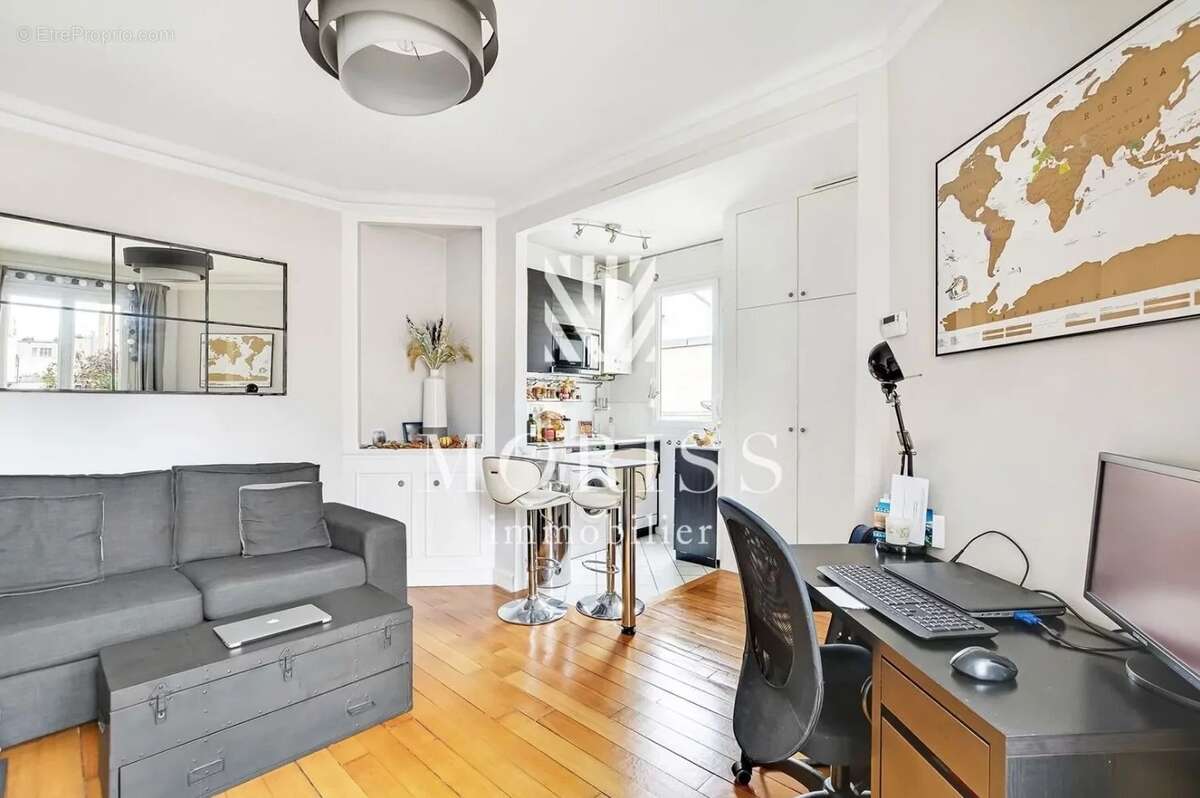 Appartement à PARIS-16E