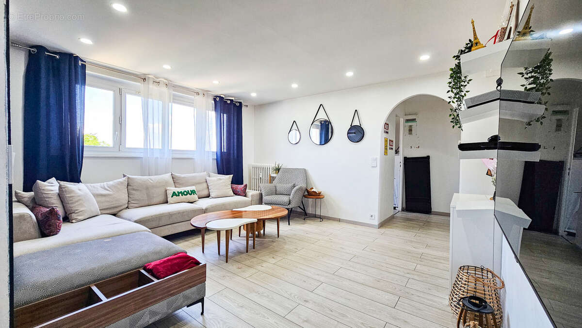 Appartement à SARTROUVILLE