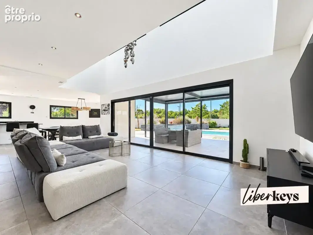 OLIVET Centre (45160) – Maison 250 m², 5 chambres, piscine chauffée et grand garage - photo 9