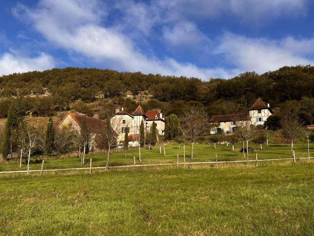 Maison à MARCILHAC-SUR-CELE