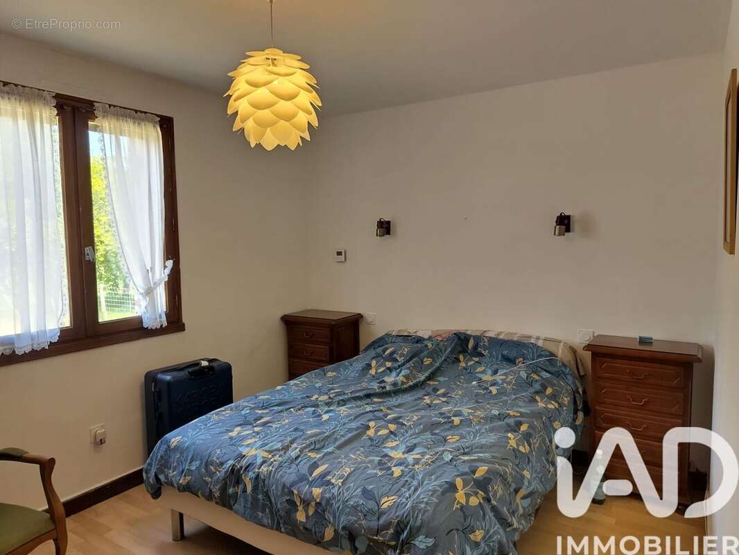 Maison 108 m² à Allas-Les-Mines  - photo 7