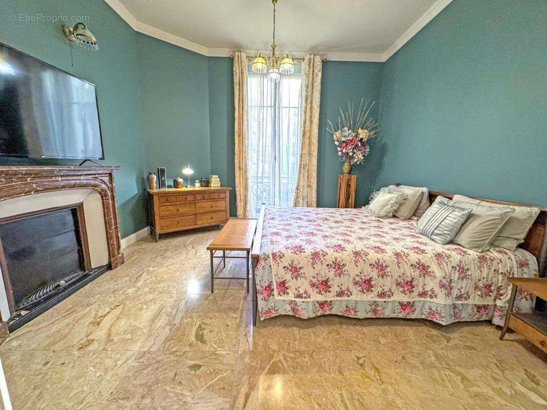 Bel appartement de caractère, 100 m², 3 chambres, Carré d’Or - photo 9