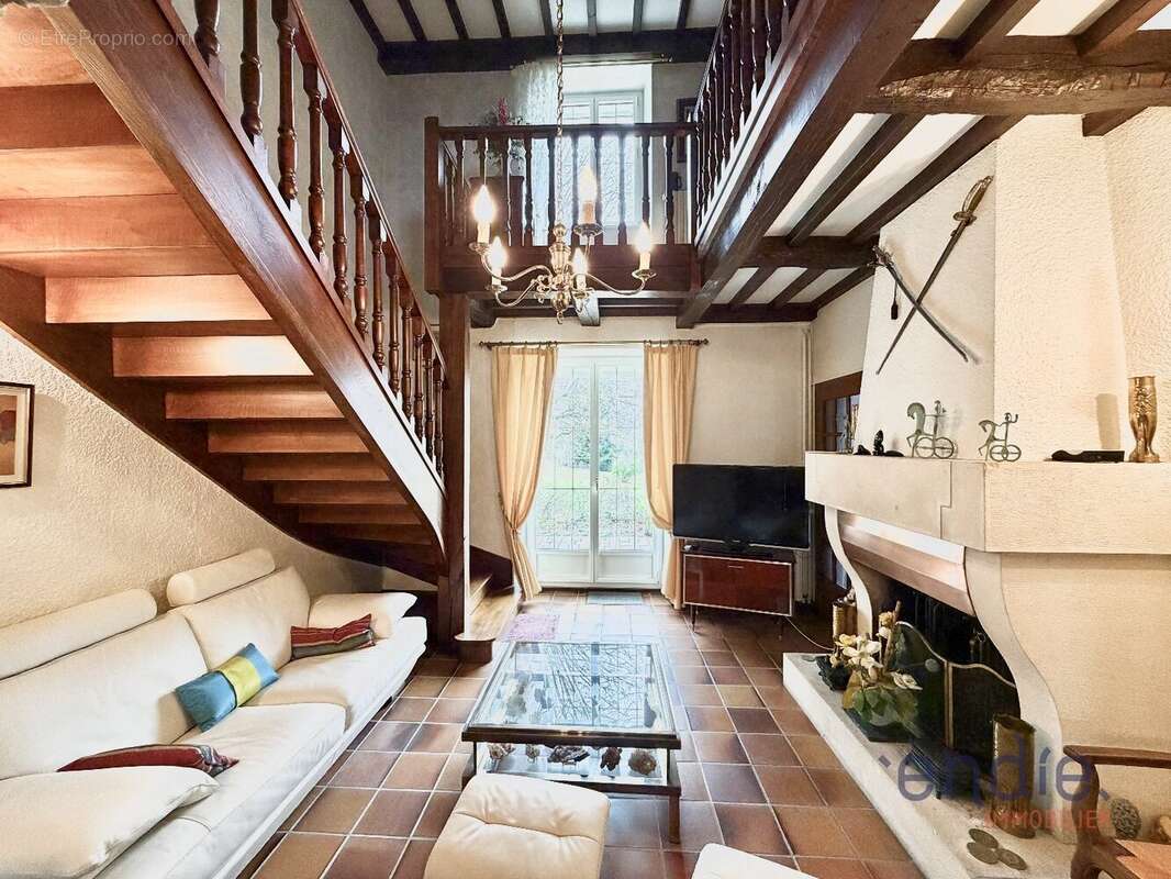 Maison à SALANS