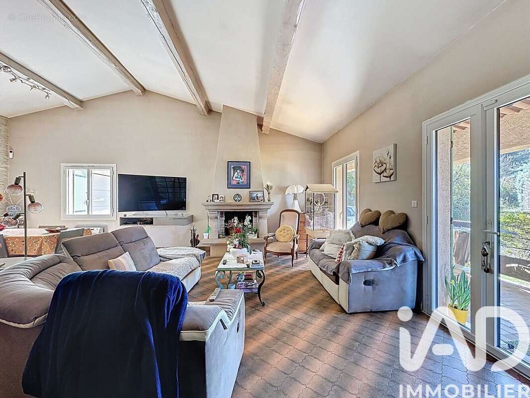 Maison 122 m² à Aups  - photo 7