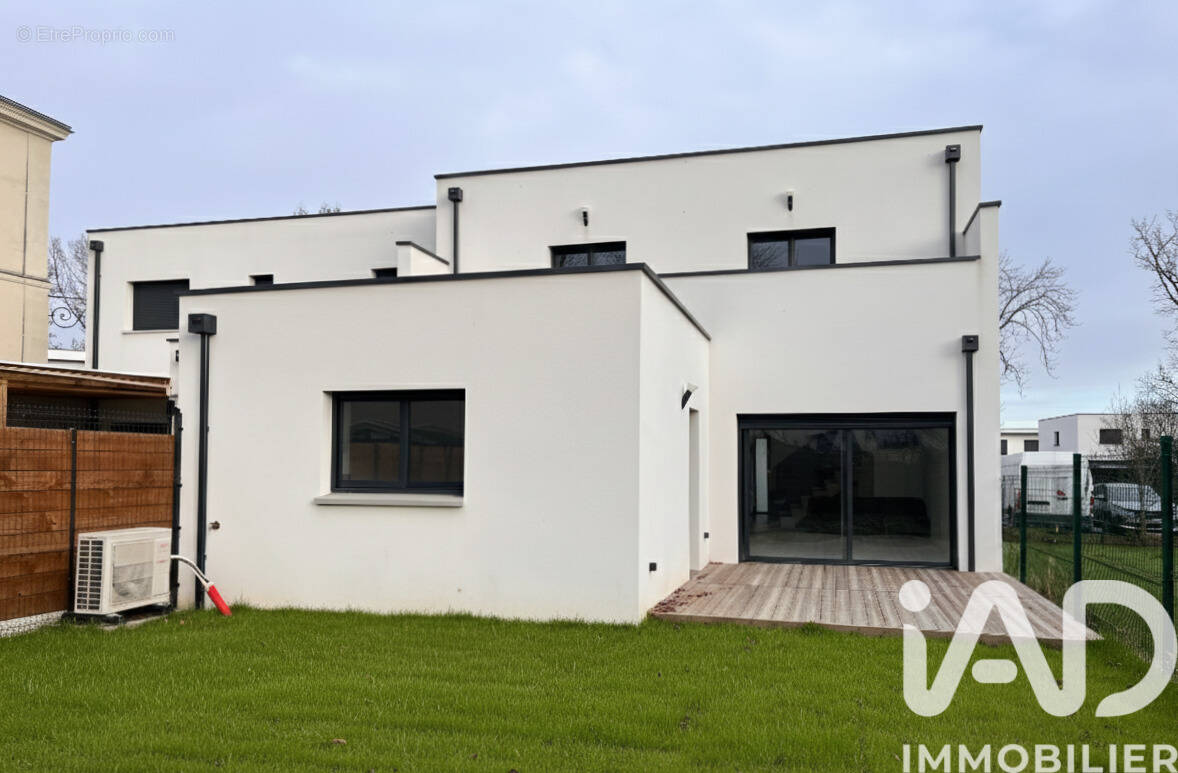 Photo 1 - Maison à TRELAZE