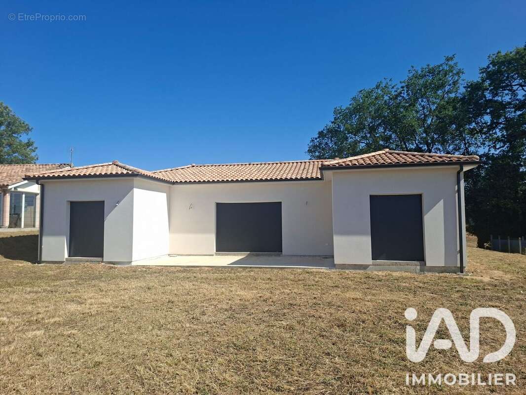 Maison 107 m² à Plassac  - photo 9