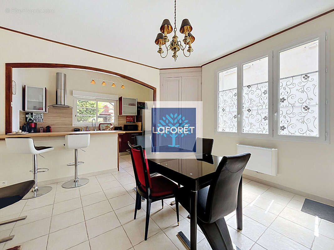Ensemble immobilier de rapport au coeur Jonzac - photo 4