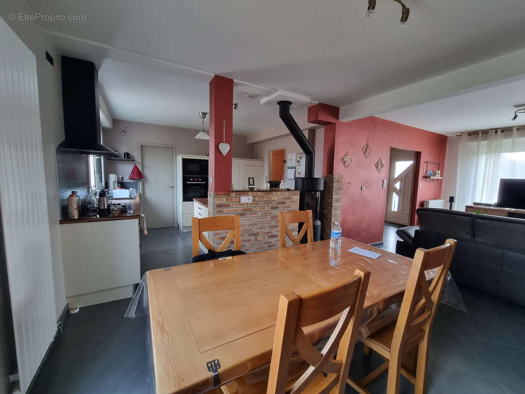 Maison à vendre à Saint-Erblon centre, 110m2, 4 chambres, terrain 548m2. - photo 6