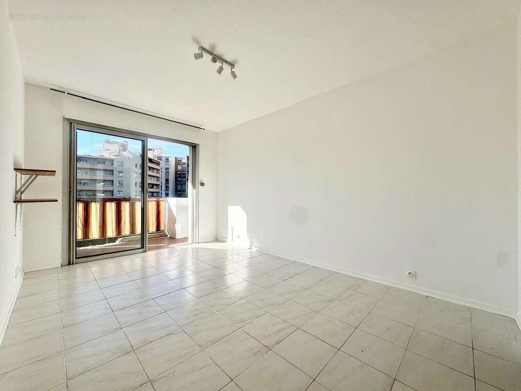   - Appartement à NICE