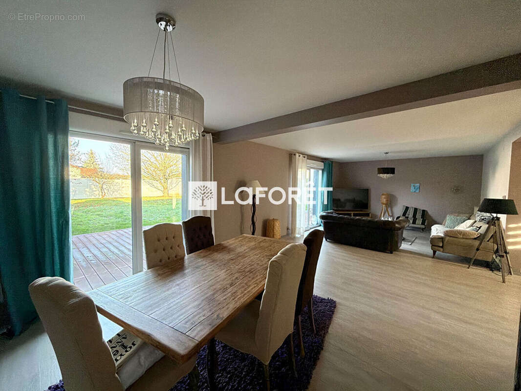 Maison à MONDELANGE