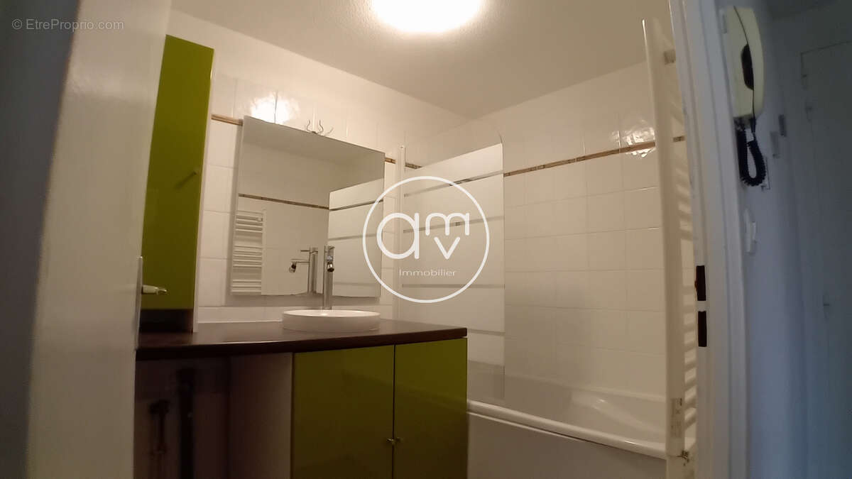 Appartement à LA CRAU