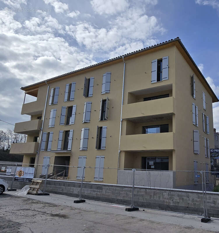 Appartement à L'ARBRESLE