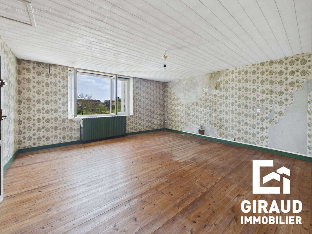 Maison à SAINT-CYR-DES-GATS