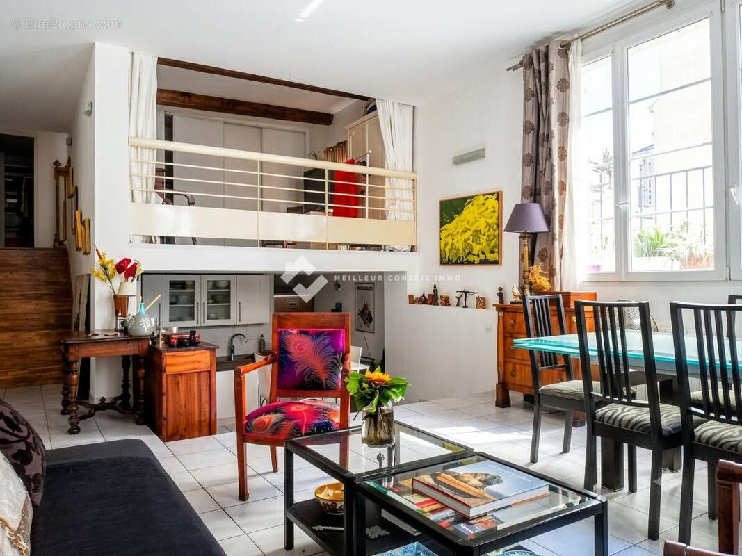 Appartement 90 m² à Marseille-5e  - photo 2