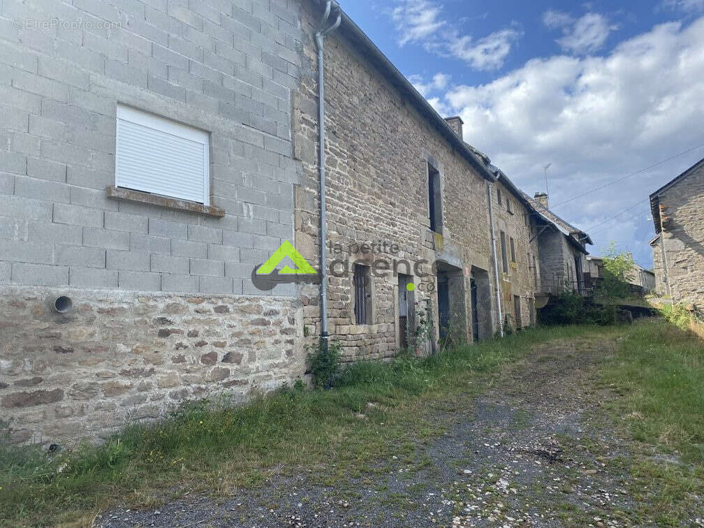 Maison à ROYERE-DE-VASSIVIERE