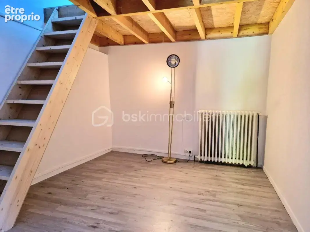 Maison ancienne avec jardin, terrasse et grand garage ! - photo 12
