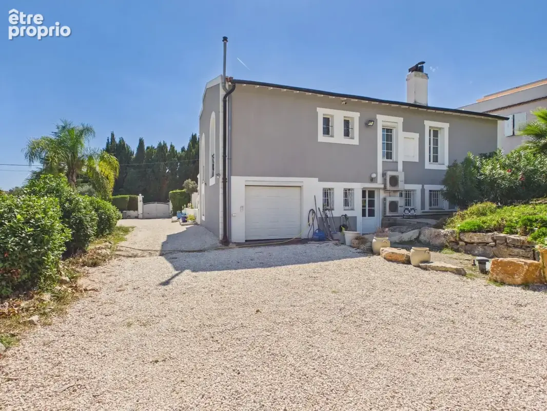Juan-les-Pins — Villa avec piscine et double opportunité foncière (1 400 m² + 1 250 m² constructible) - photo 5