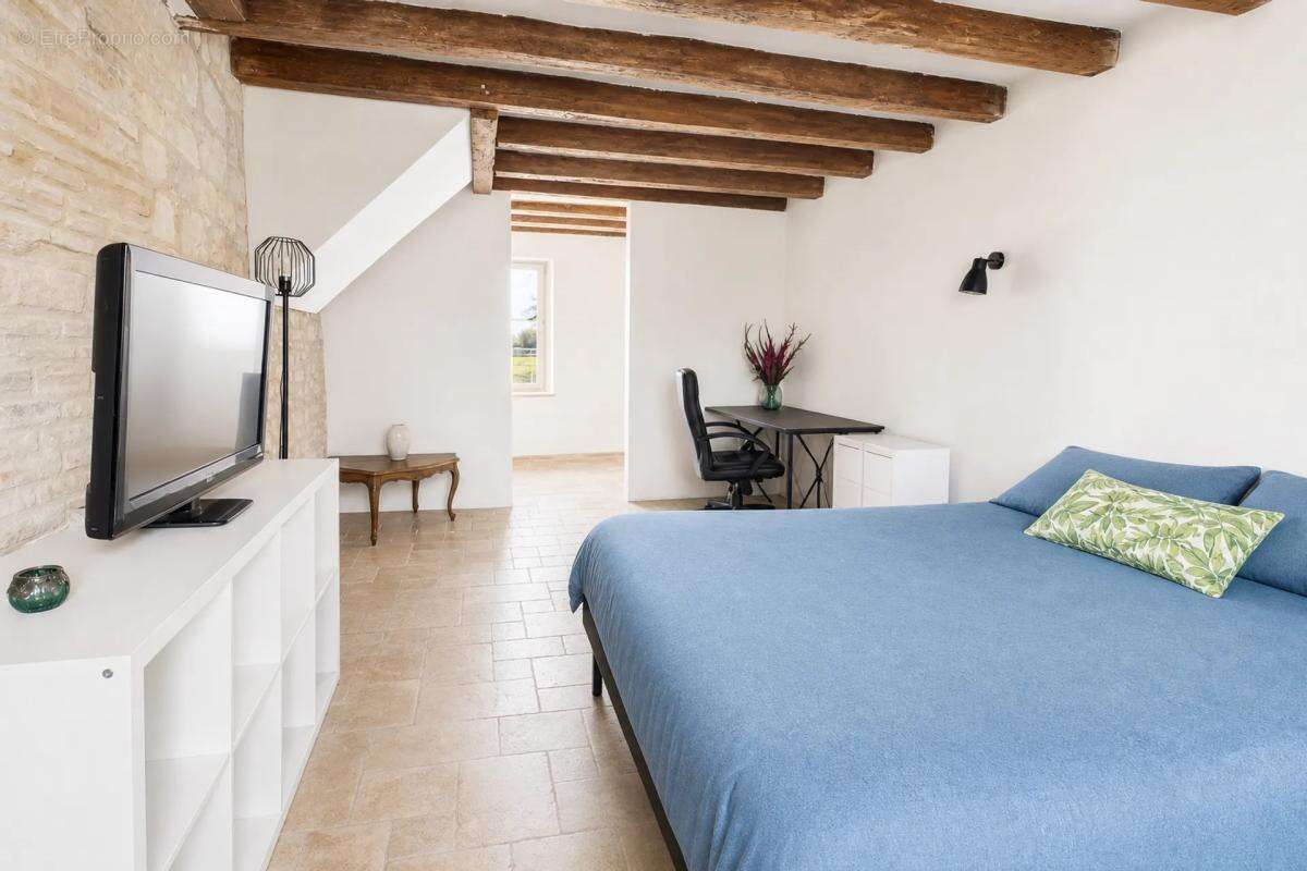 Maison à MEZIERES-EN-BRENNE