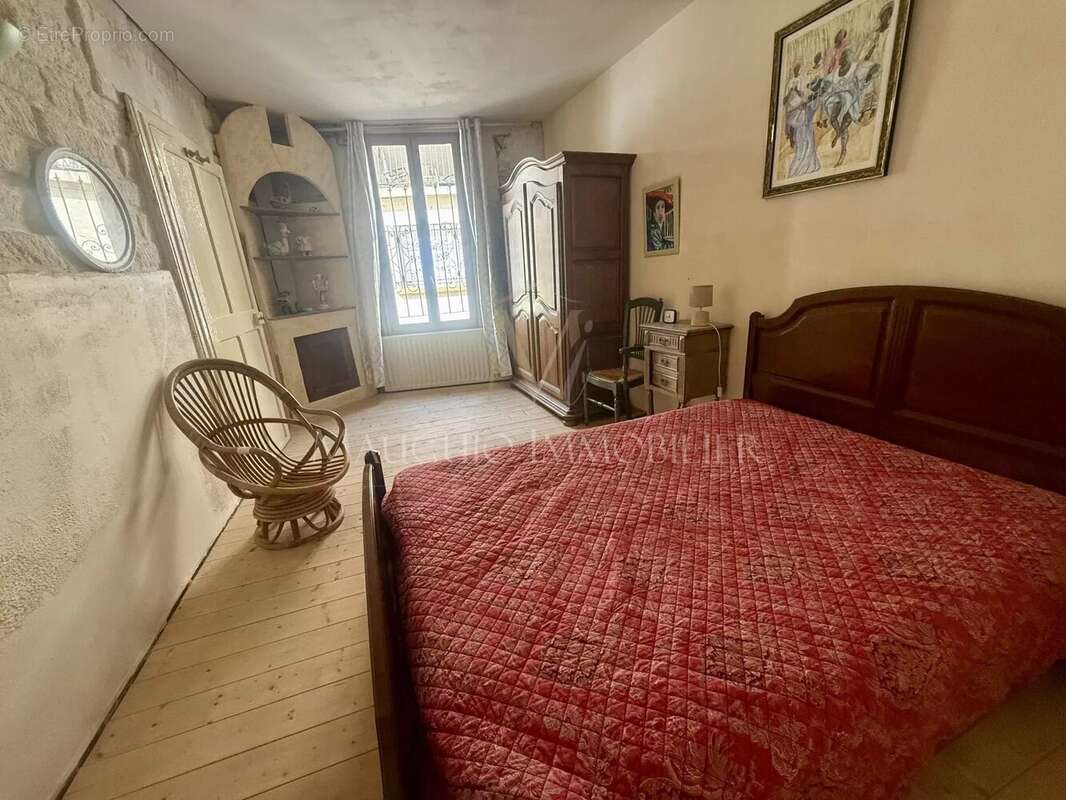 Maison à MAUGUIO