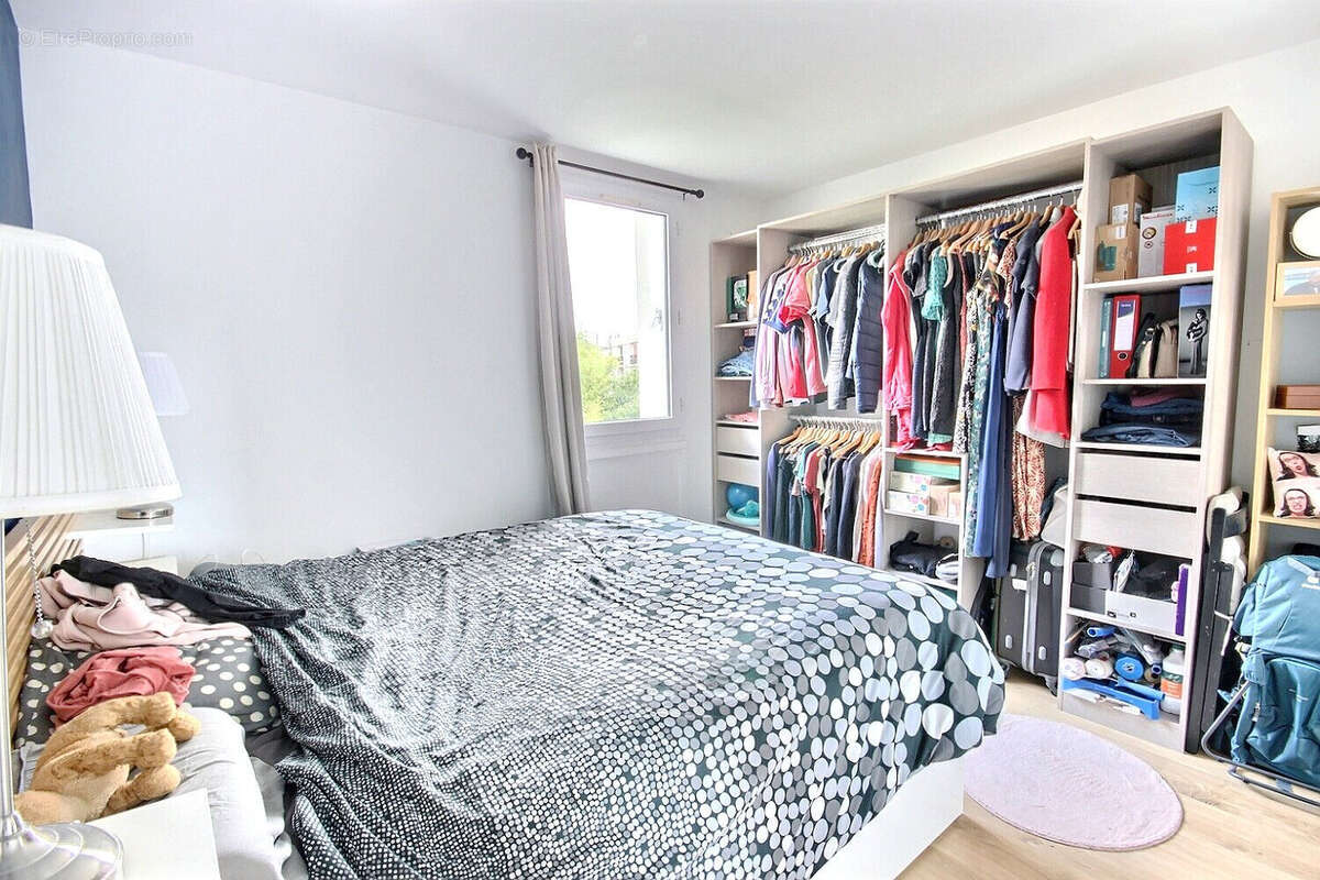 Appartement à FRESNES