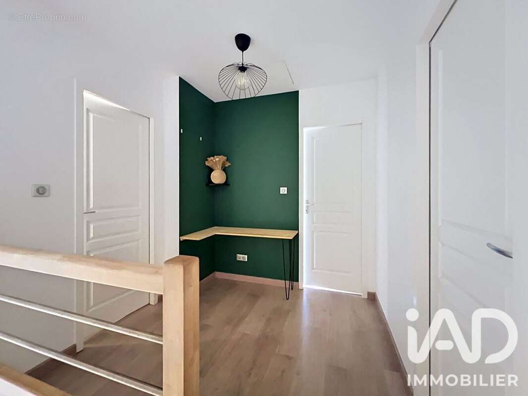 Maison 63 m² à Saint-Priest  - photo 8