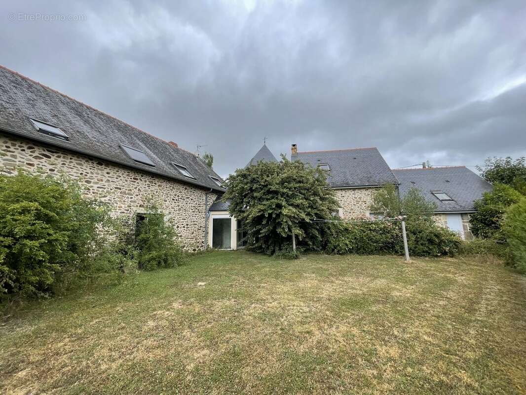 Maison 271 m² à Mayenne  - photo 3