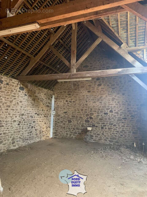 Appartement à AMBRIERES-LES-VALLEES