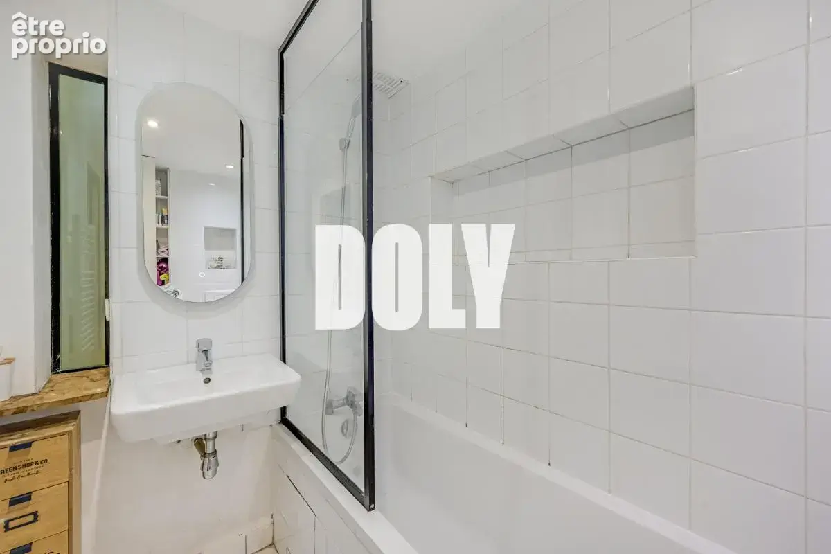 Doly - Duplex avec Jardin, un Ecrin de verdure au Coeur des Abbesses ! - photo 12