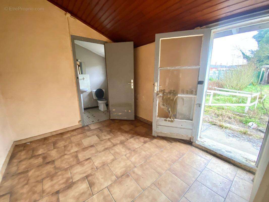 Appartement à TOULENNE