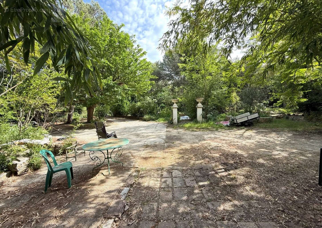 Maison à CAVEIRAC