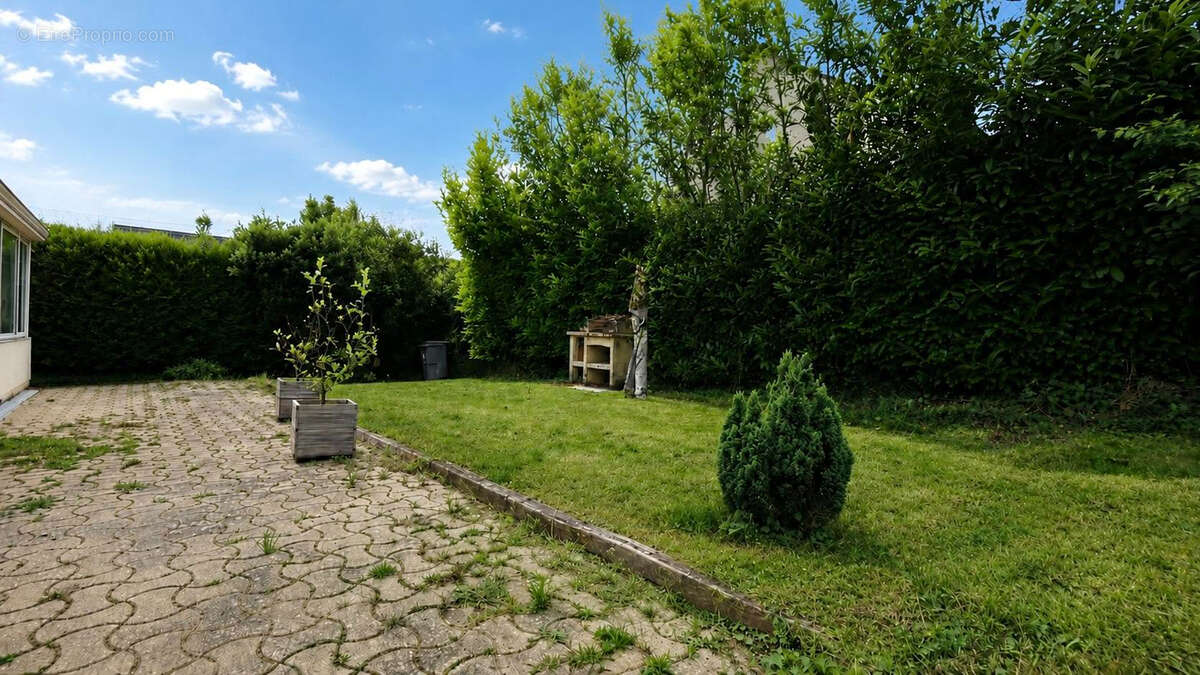 Maison à EPONE