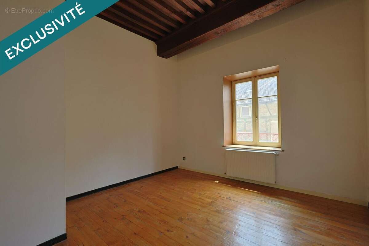 Maison 174 m² à Saint-Trivier-De-Courtes  - photo 3