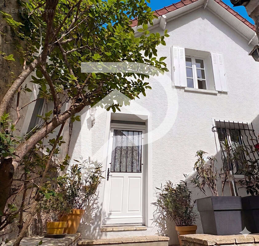 Maison à L'ETANG-LA-VILLE