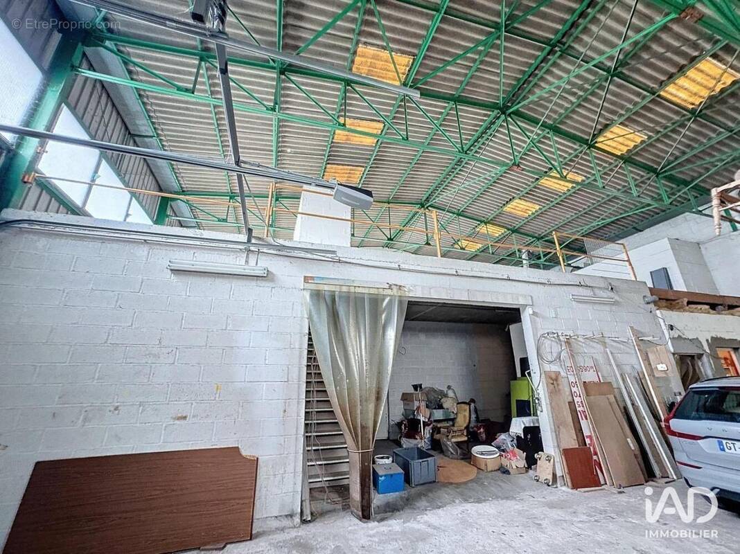 Photo 1 - Commerce à TINQUEUX