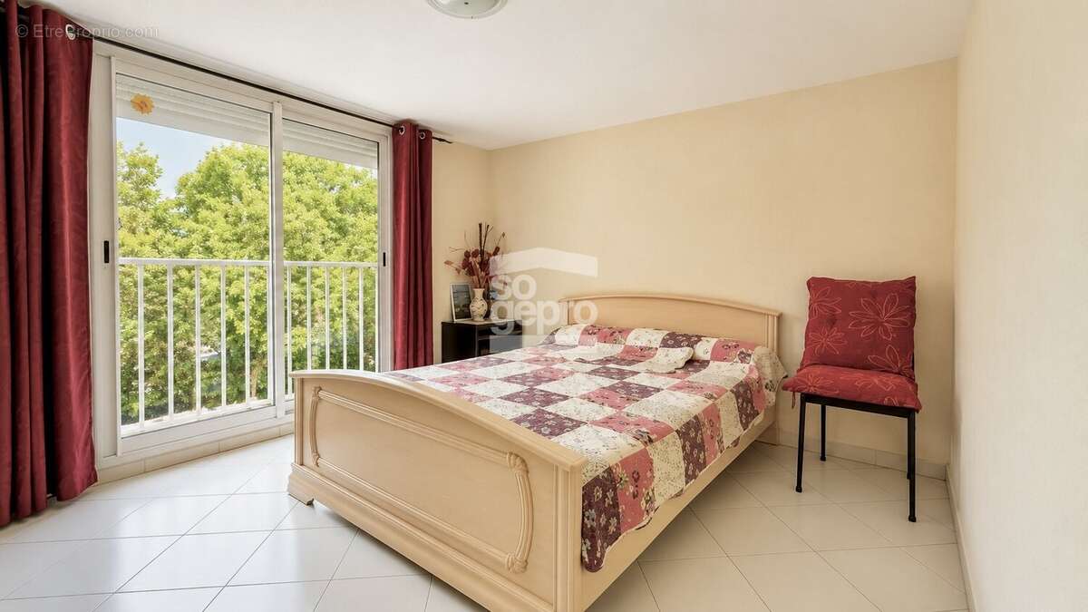 Réf : 2313 - Vente 4 Pièces Mezzanine, avec Parking secteur Les Falaises ! - photo 7