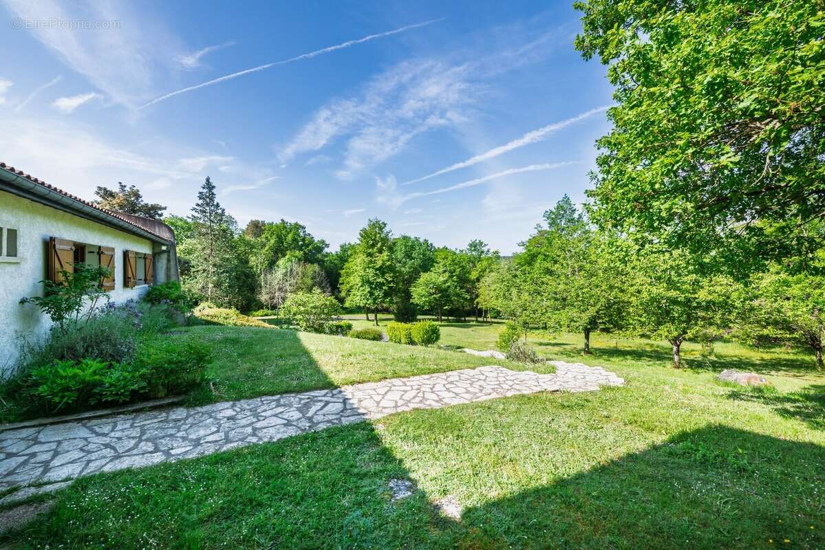 Maison à NANTEAU-SUR-LUNAIN