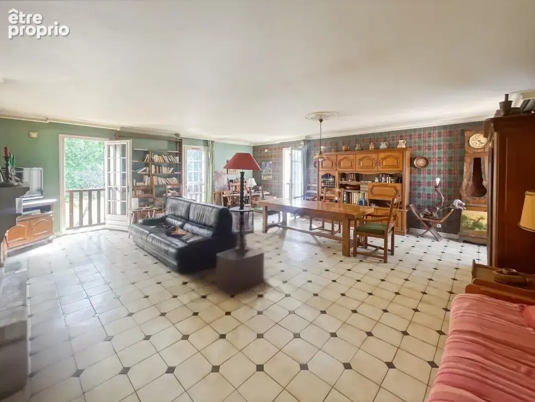  Maison familiale de 188 m² – De beaux volumes et un énorme potentiel ! - photo 7