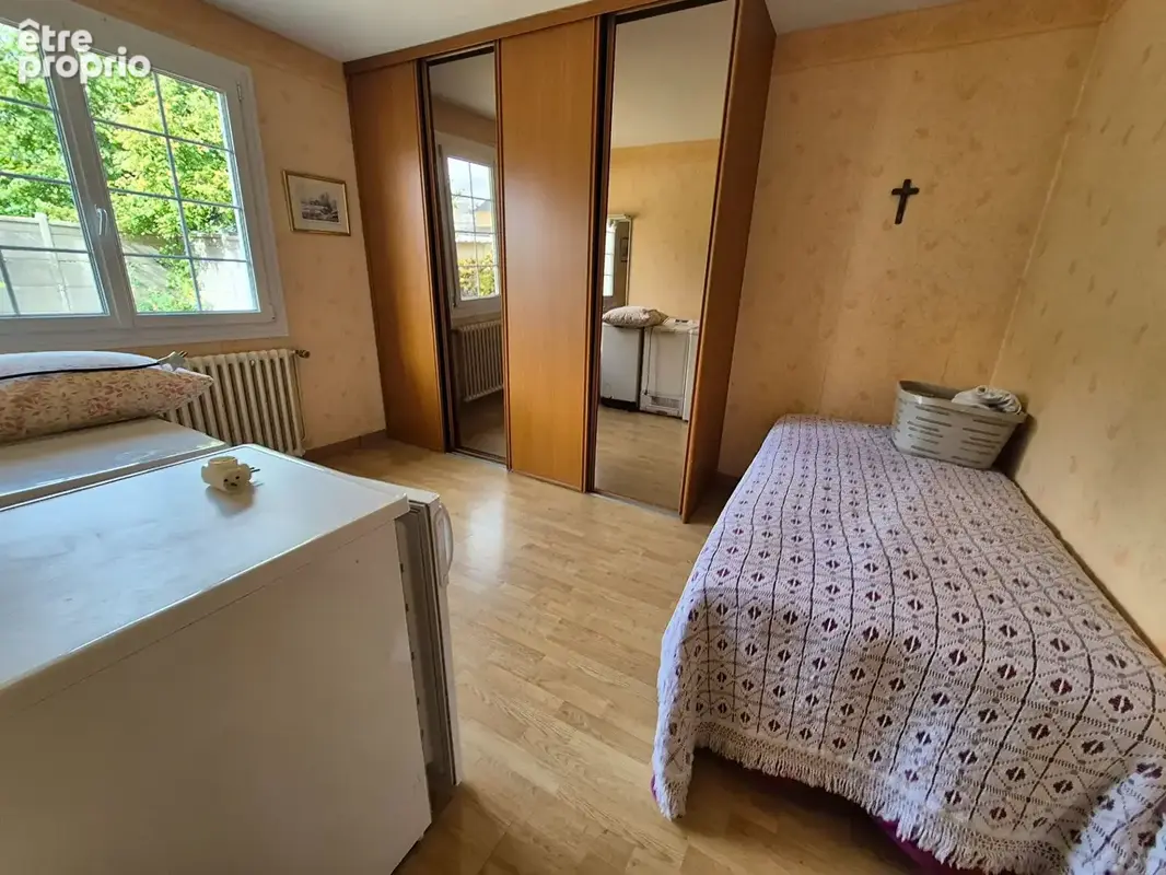 Maison à vendre - ST-ROMAIN- hyper centre - 145 m² hab + véranda 15 m² - 5 chambres dont 3 au RDC - photo 9