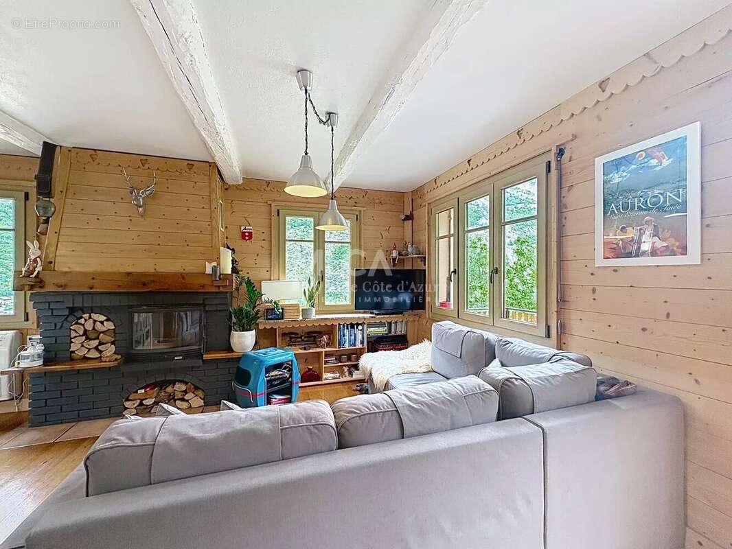 Appartement à SAINT-ETIENNE-DE-TINEE