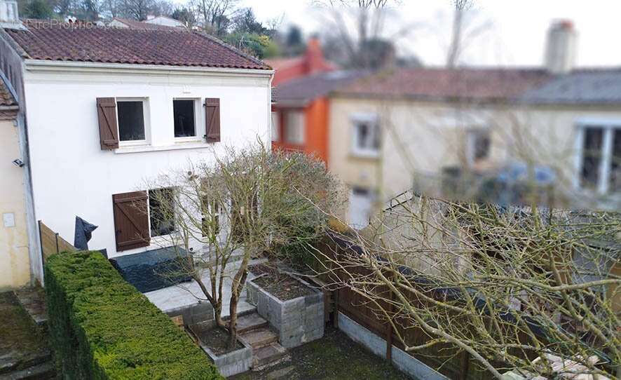 Maison à LA VARENNE