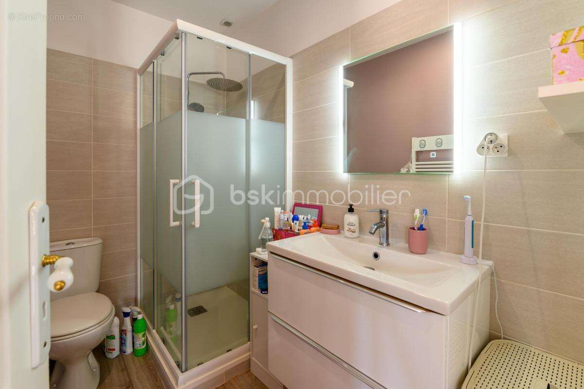 Maison à VILLENEUVE-LE-COMTE