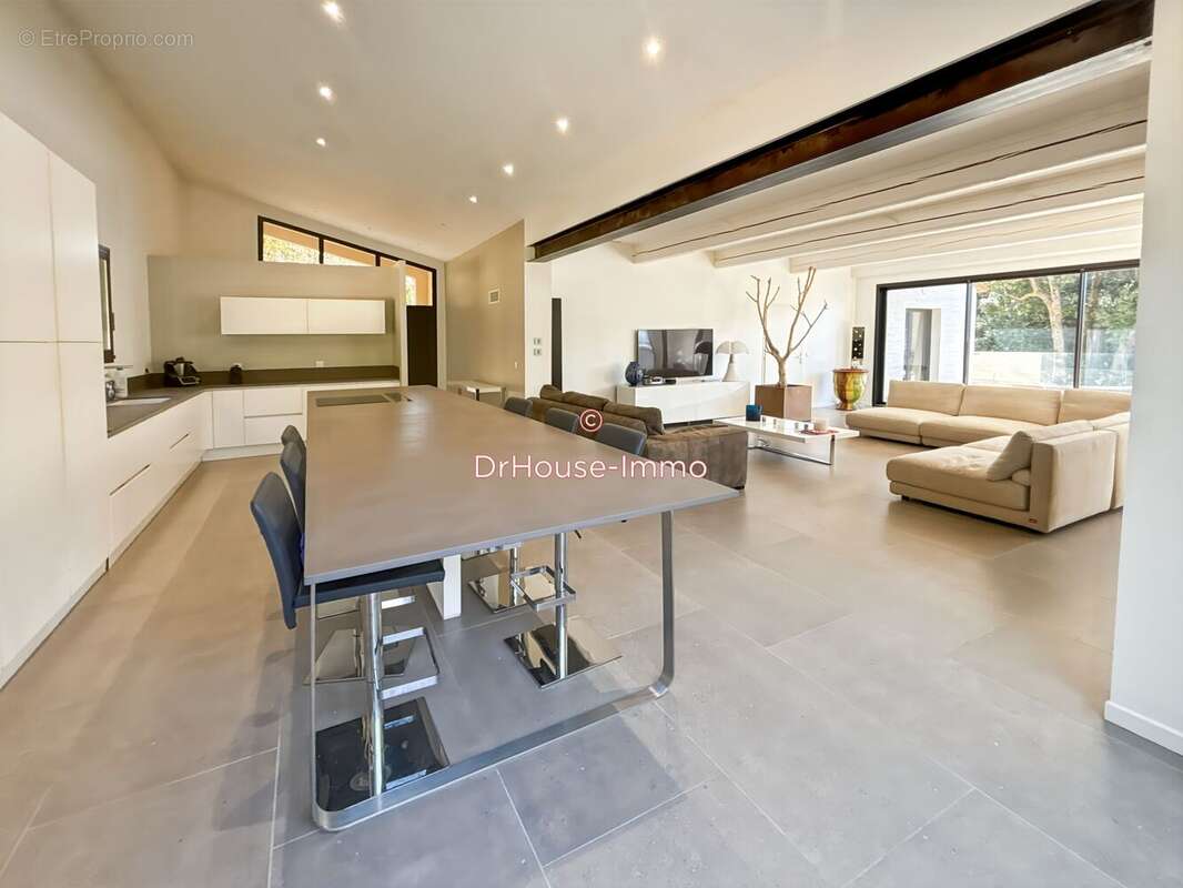 Maison à SAINT-MATHIEU-DE-TREVIERS