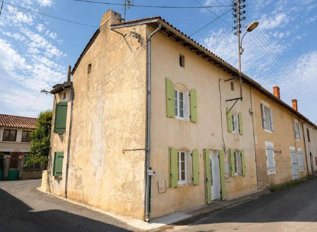 Maison à VILLEFAGNAN