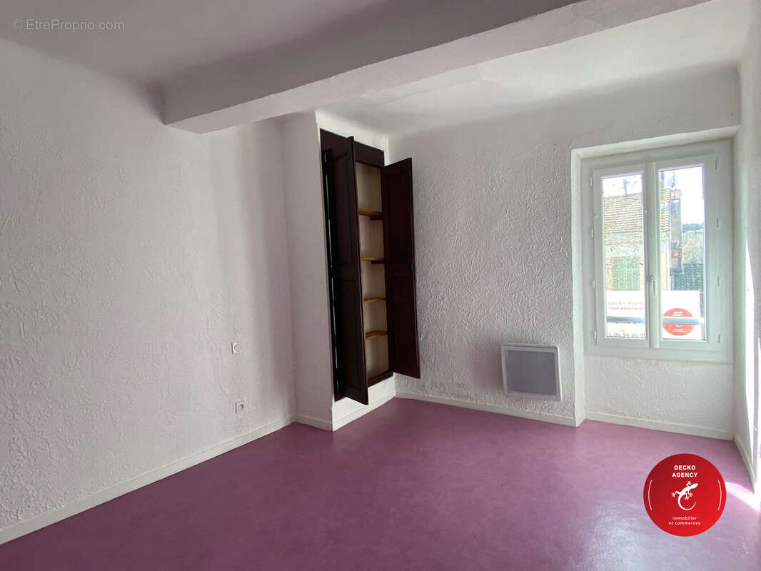 Chambre 1 - Appartement à LA MOTTE
