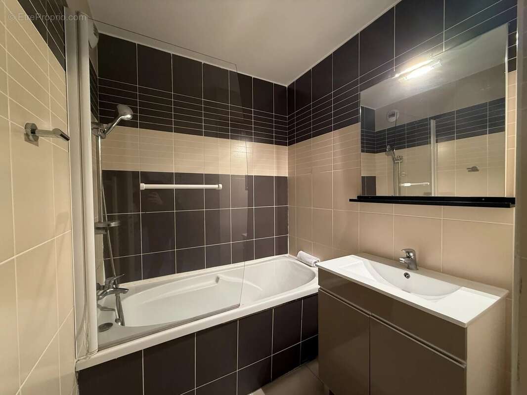 Appartement 42 m² à Saint-Arnoult  - photo 7