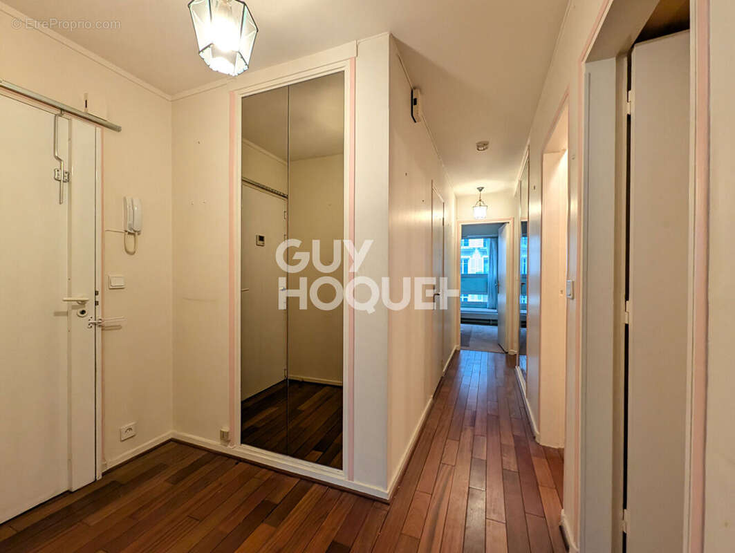 Appartement à PARIS-18E