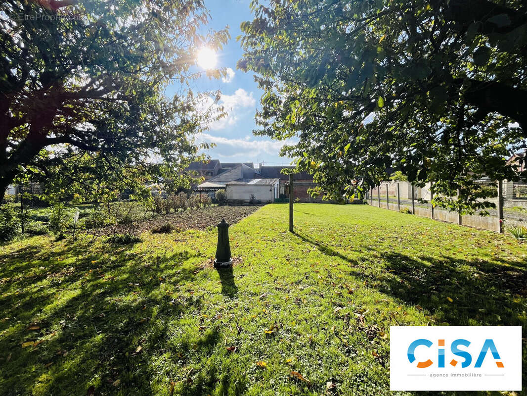 Maison à ESTREES-SAINT-DENIS