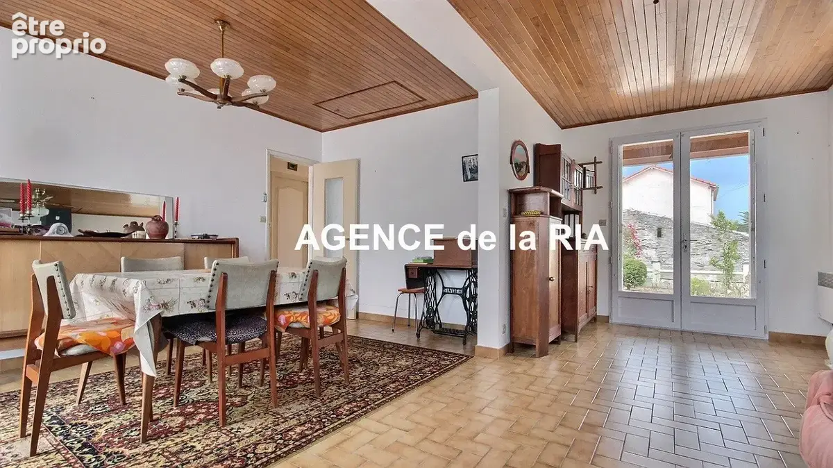 Maison de plain-pied des années 70, située dans un environnement calme à deux pas de la mer et des commodités de - photo 3