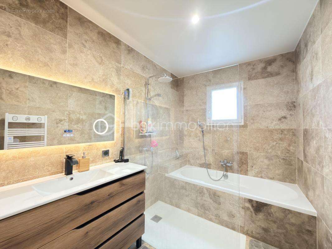 Maison à LE PLESSIS-BELLEVILLE